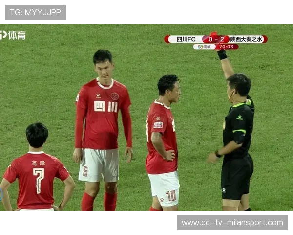 后卫赛后主动承担犯规责任，队友公开表态支持